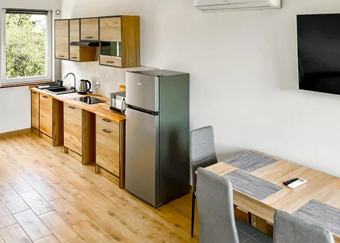 2 Bedroom Gorgeous In *