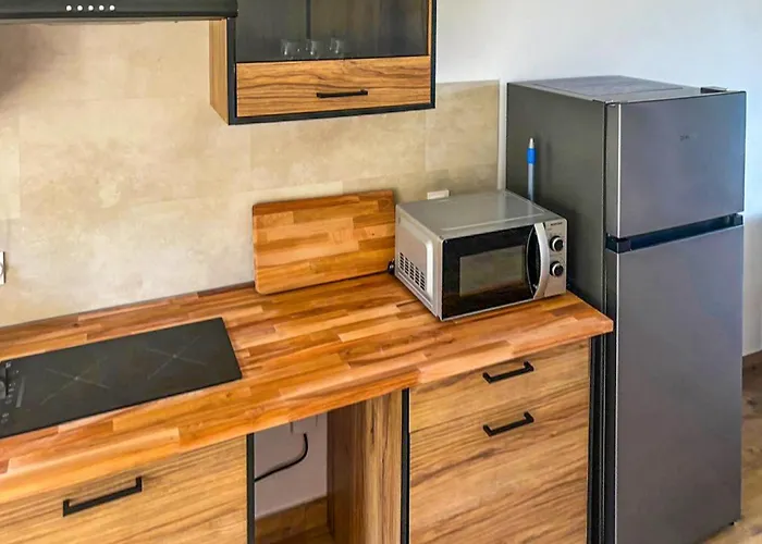 2 Bedroom Gorgeous In Prázdninový dům *