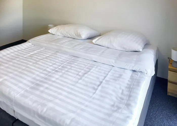 2 Bedroom Gorgeous In Prázdninový dům Pustkowo